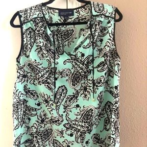 Jones New York Women's Mint and Black Paisley Top